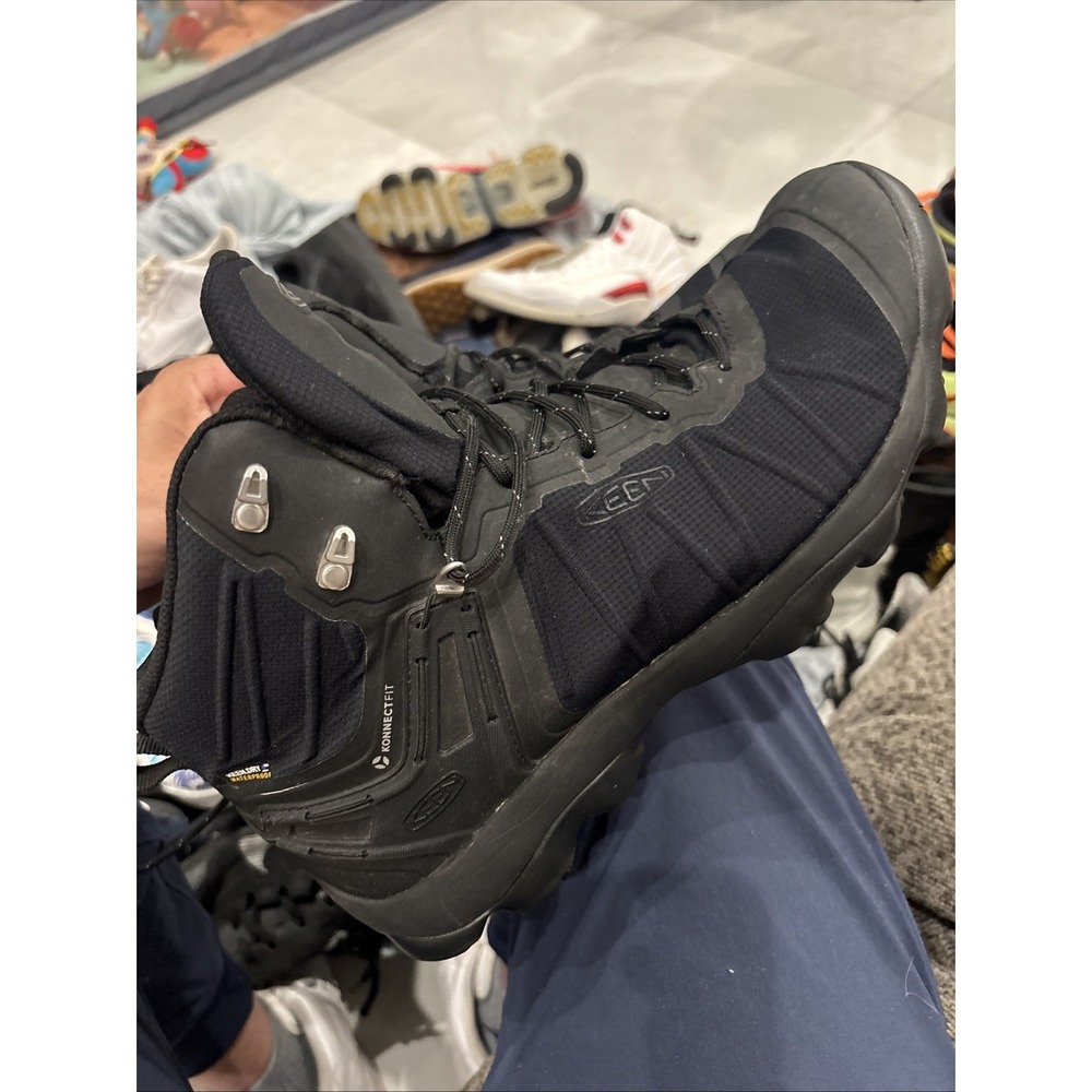 keen venture mid Hiking Boots  Size 13